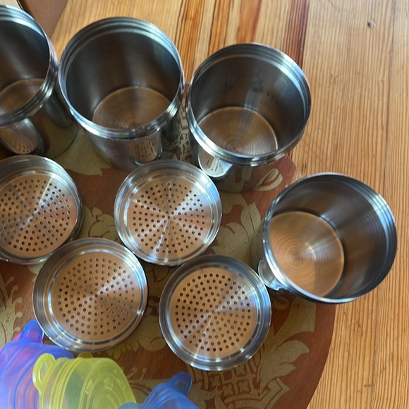 Bundle of 5 Reusable Spice Jars with Silicone Lids - Lids are New - Picture 11 of 16